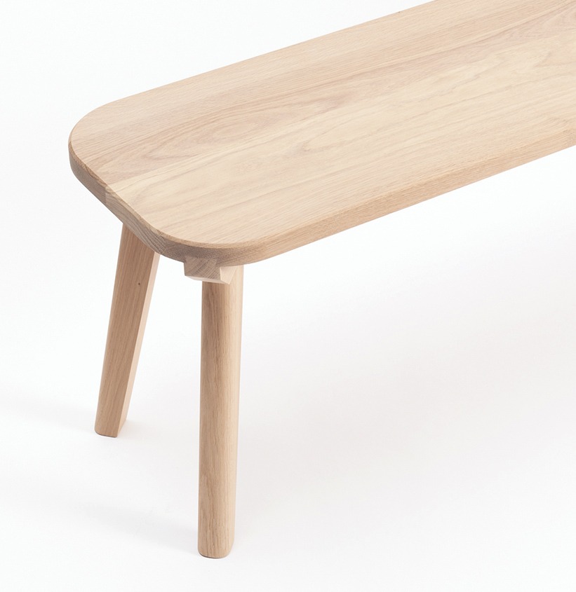 Banc d'intérieur en bois naturel et métal – Mori Bench - Kokoon Design