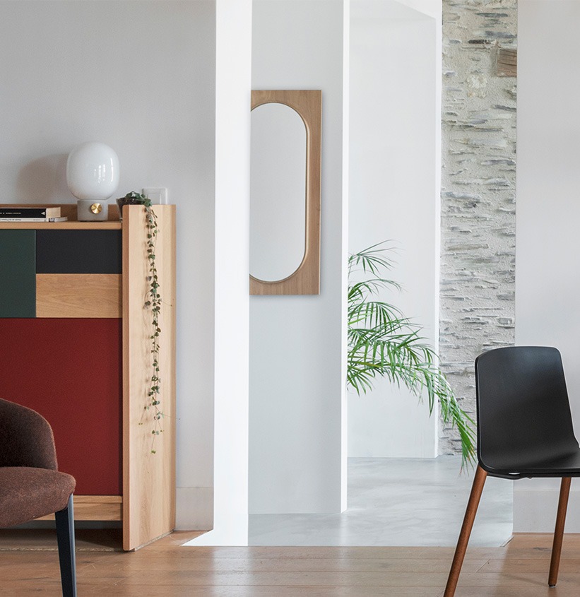 miroir design circuit ovale décoration minimaliste et épurée salon couloir