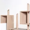 Détail rangement livre mobilier français bois Anjou Drugeot