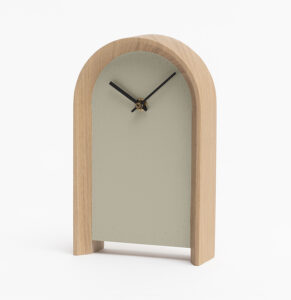 horloge à poser Arc bois clair naturel et gris vieuville