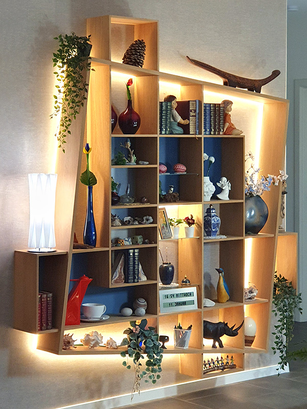 bibliothèque avec éclairage Frisco meuble de rangement suspendu unique en bois massif français
