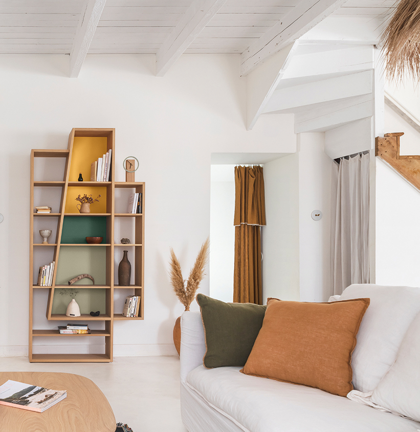 bibliotheque-de-salon-voile-couleurs-personnalisables bibliothèque Voile design asymétrique multi étagères ouvertes bibliothèque traversante meuble personnalisable coloré