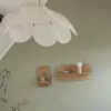 étagère murale bois massif minimaliste rangement méthode KonMari