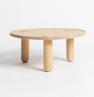 grande table ronde en bois massif tripode