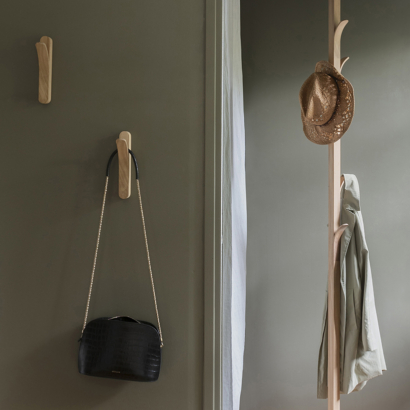 astuces pour un intérieur ordonné patère bois design