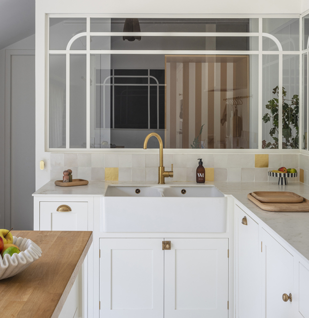 Installer des étagères murales dans une cuisine